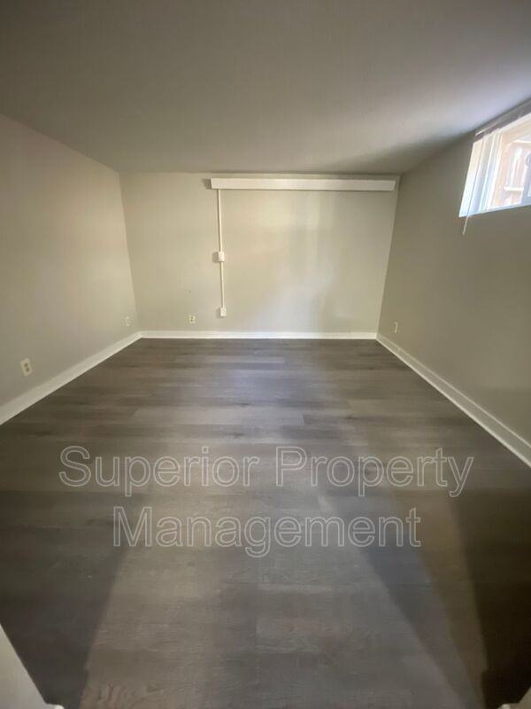 1011 W 29th St - Photo 7 of 16