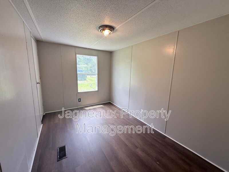 508 N Boone St - Photo 3 of 13