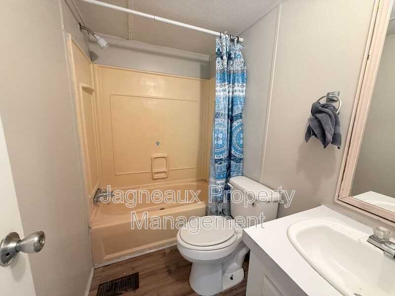 508 N Boone St - Photo 5 of 13