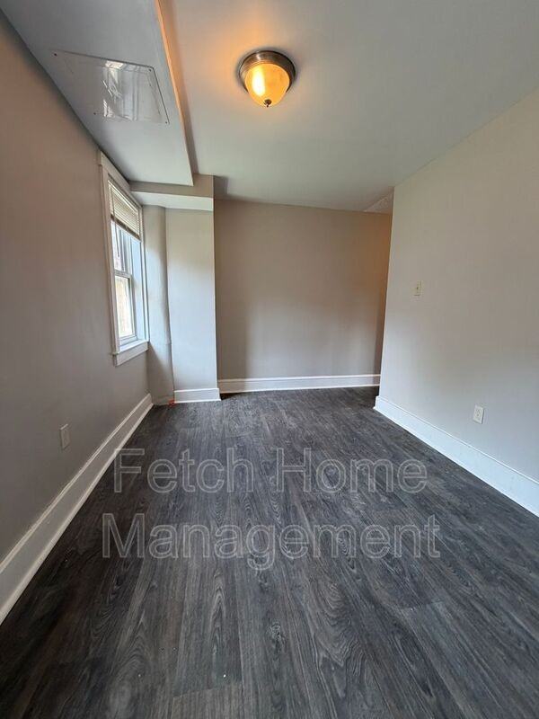 208 W Vine St #3 - Photo 4 of 7