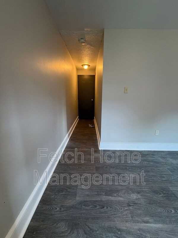 208 W Vine St #3 - Photo 5 of 7