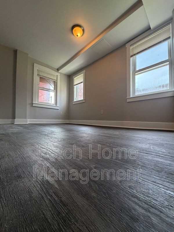 208 W Vine St #3 - Photo 7 of 7