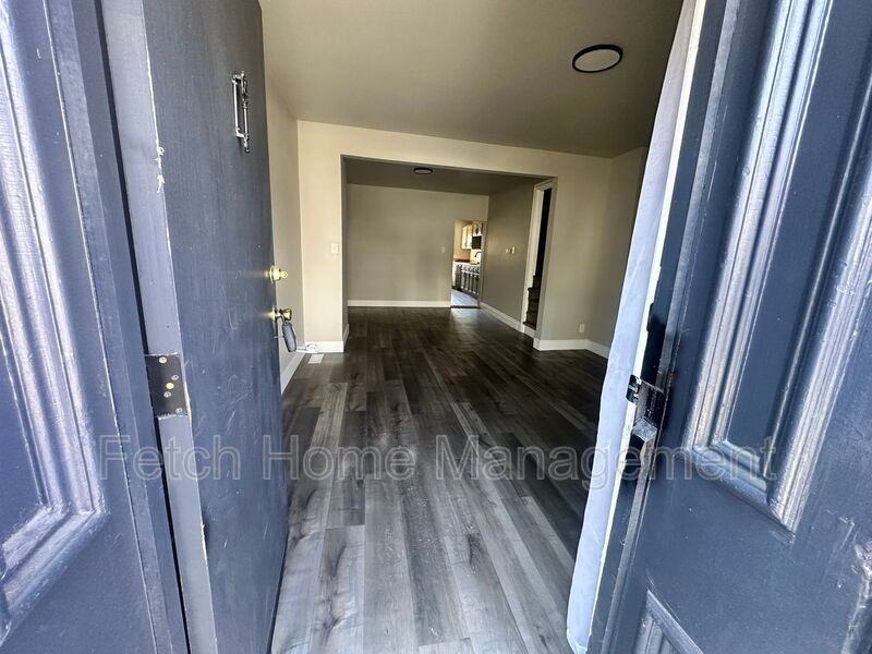 334 Lehman St - Photo 3 of 24