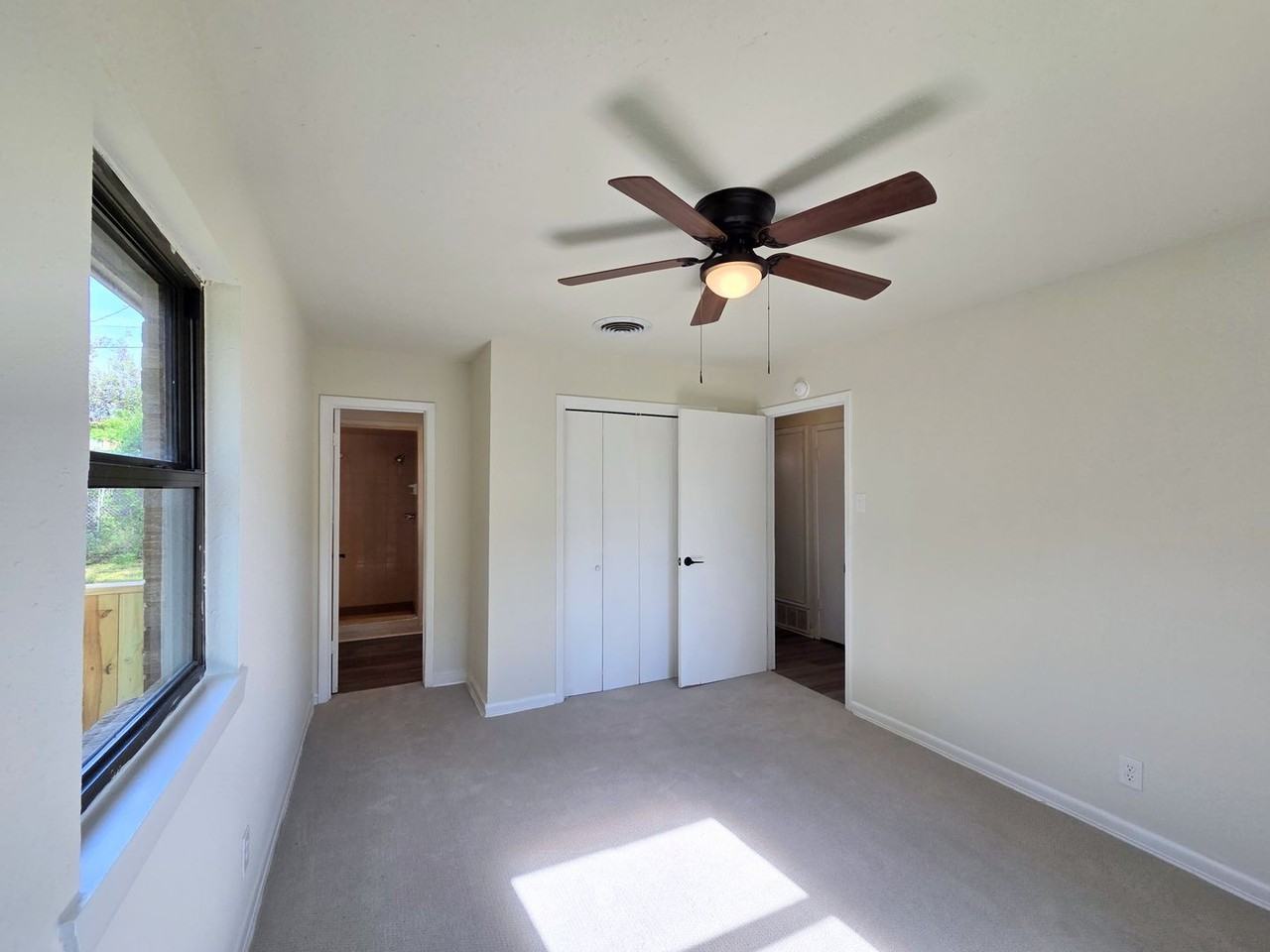 217 Ross Ave - Photo 2 of 26