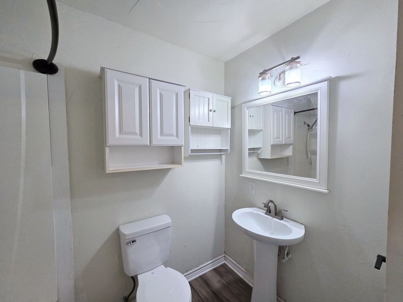 217 Ross Ave - Photo 5 of 26