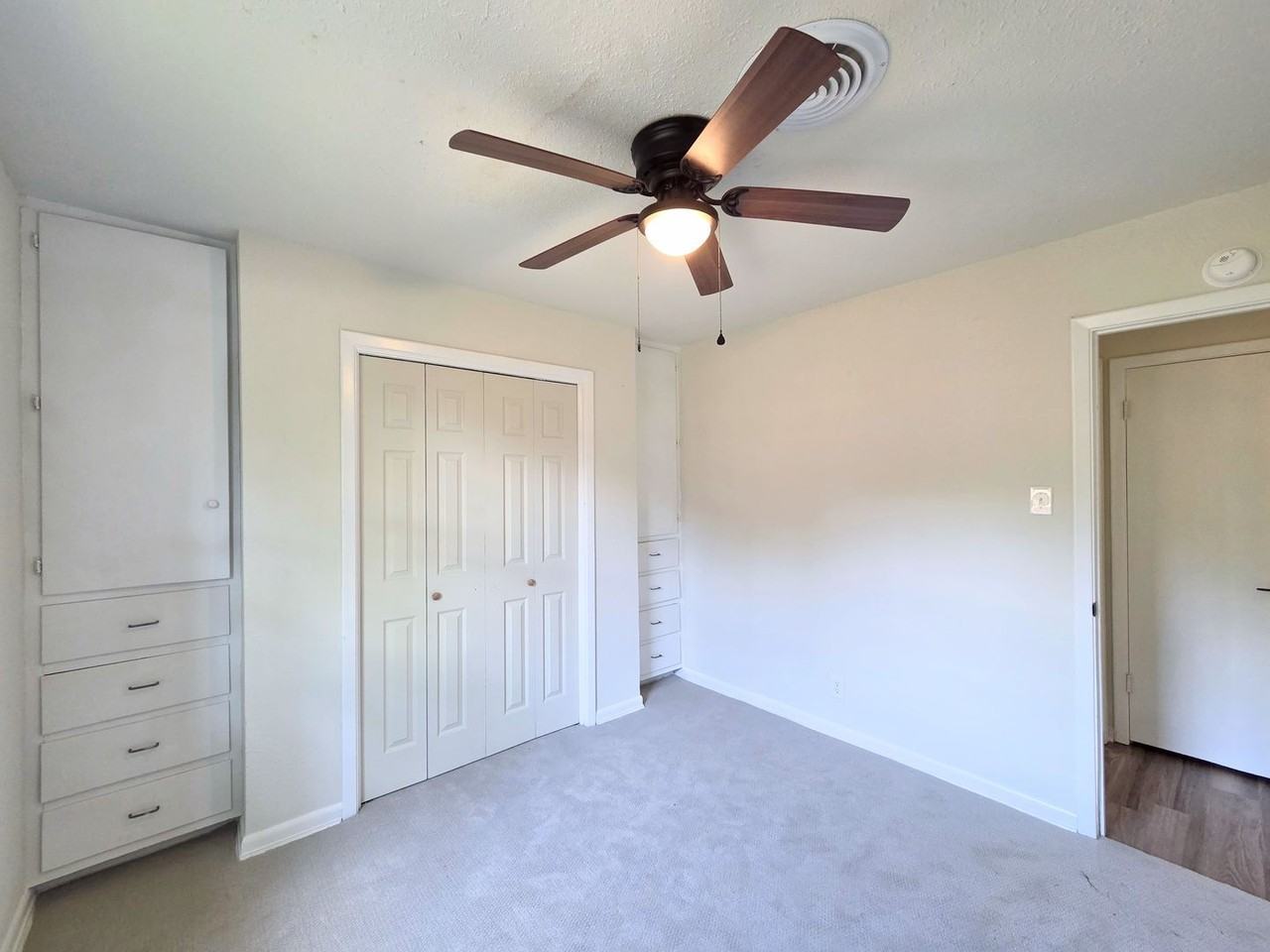 217 Ross Ave - Photo 7 of 26