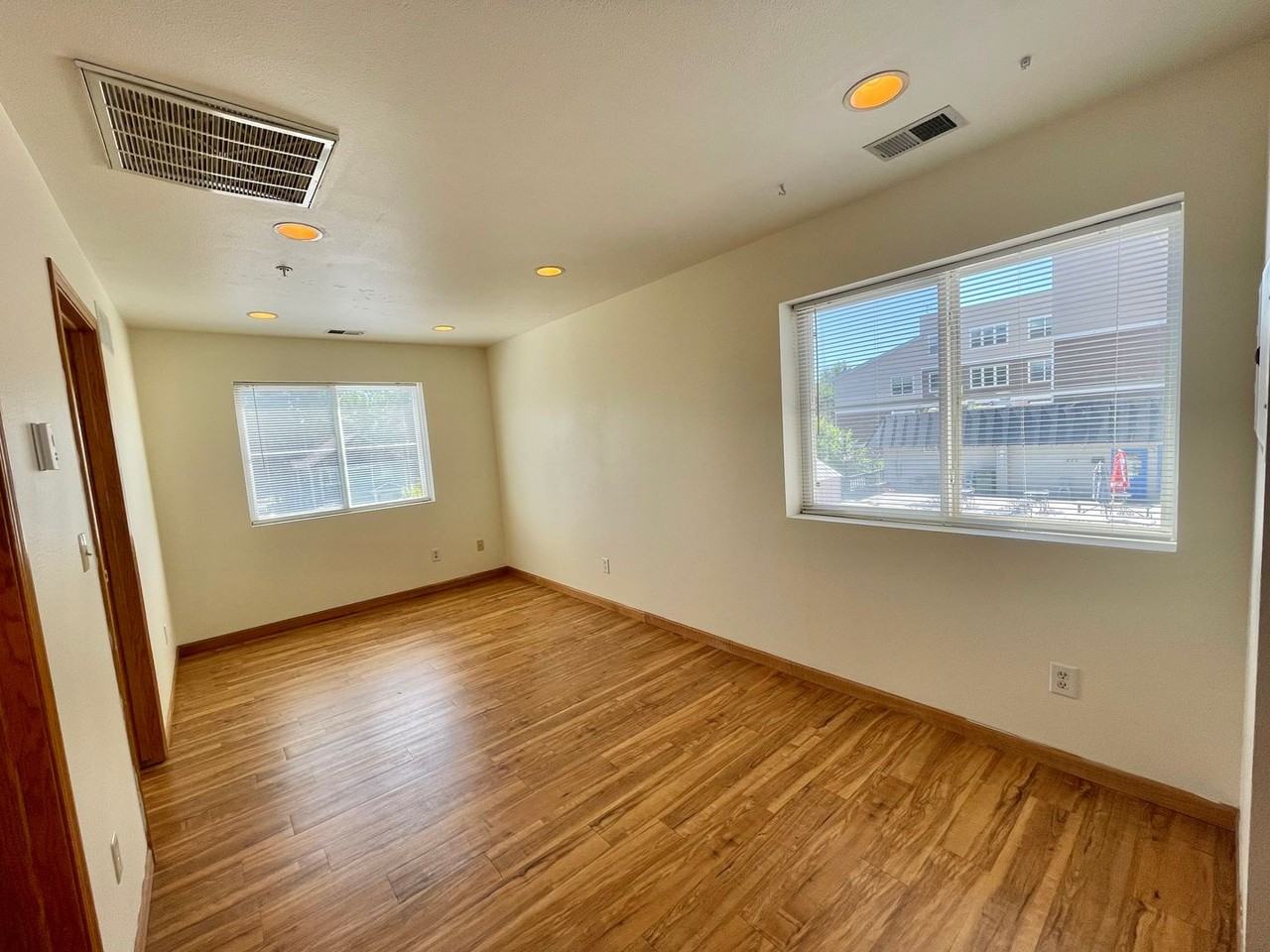 816 S College Ave - Photo 6 of 14