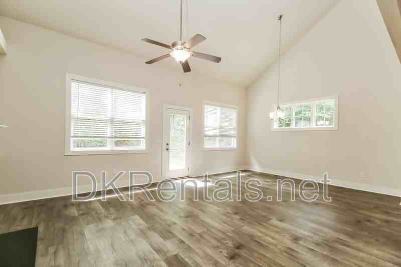 140 Stewart Glen Dr - Photo 2 of 20