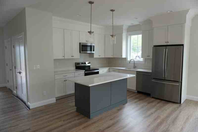 19 Beacon St - Photo 3 of 11