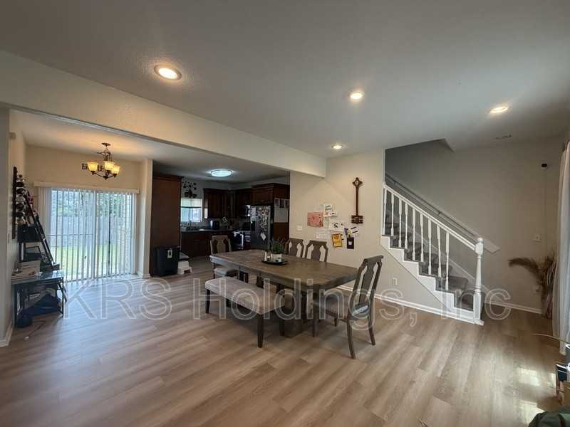 5748 Burrell Ave - Photo 2 of 18