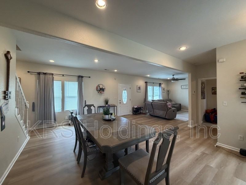 5748 Burrell Ave - Photo 5 of 18