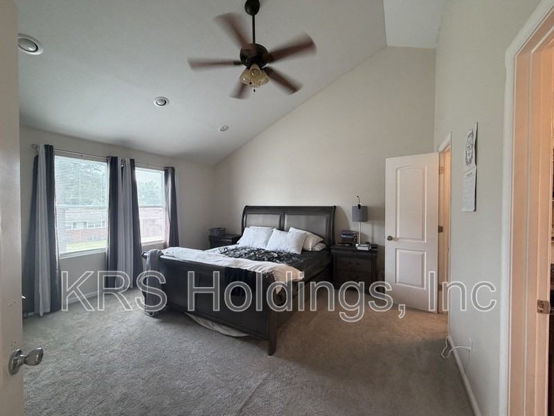 5748 Burrell Ave - Photo 7 of 18