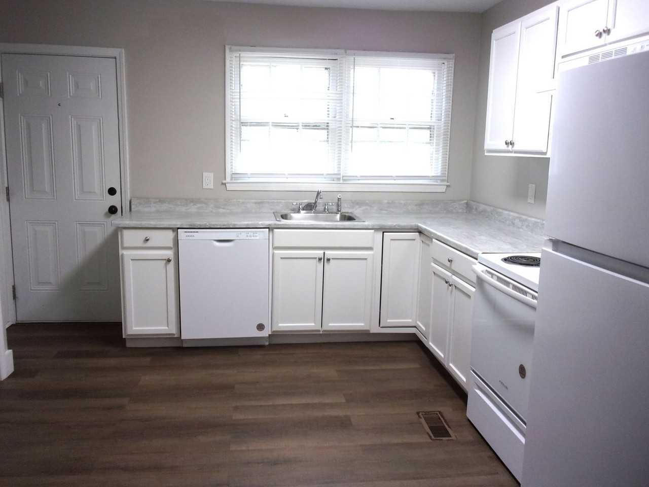 1052 Ebenezer Avenue Ext - Photo 3 of 13