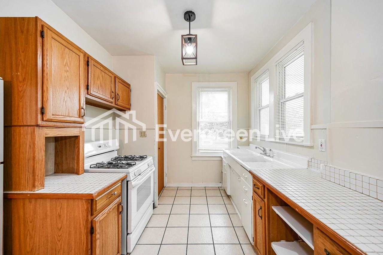 5320 Colerain Ave - Photo 7 of 15