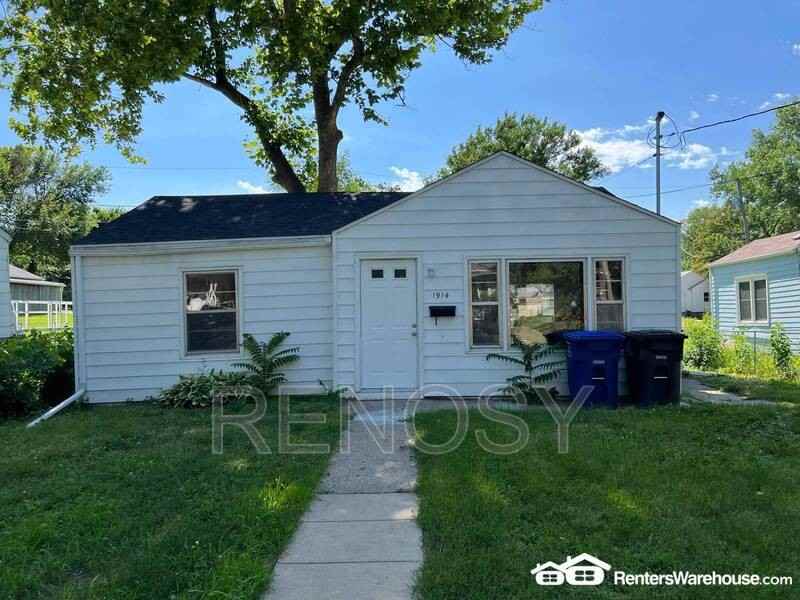 1914 10th St - Photo 4 of 12