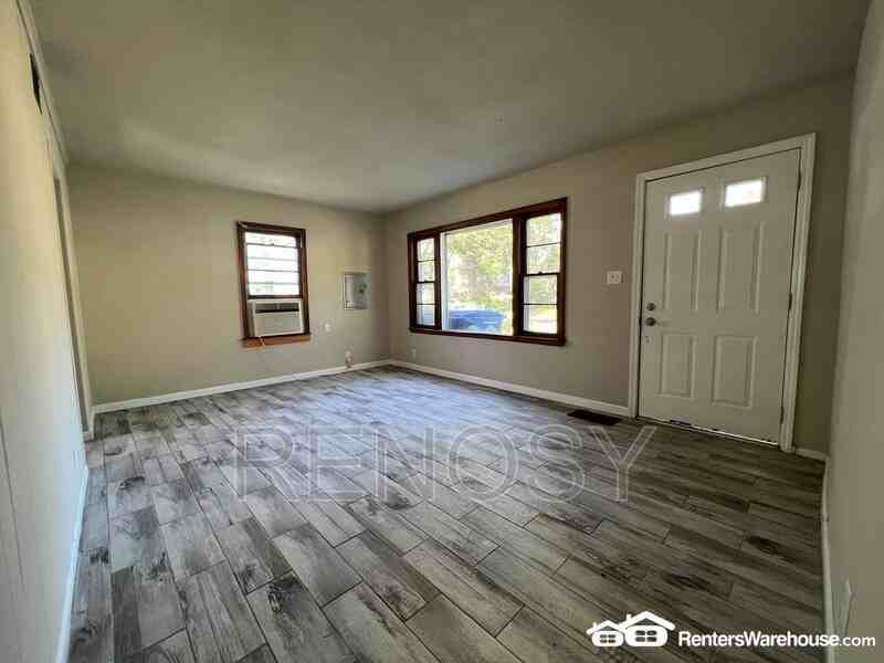 1914 10th St - Photo 5 of 12