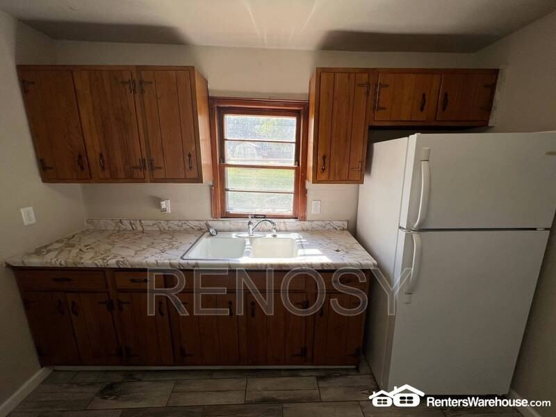 1914 10th St - Photo 3 of 12