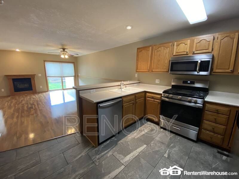 737 Kitterman Cir - Photo 4 of 22