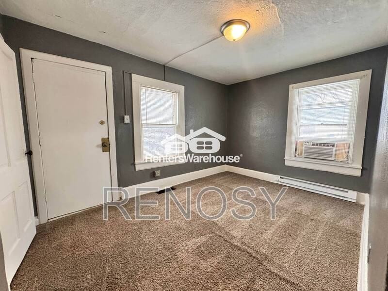 732 19th St #4 - Photo 7 of 10
