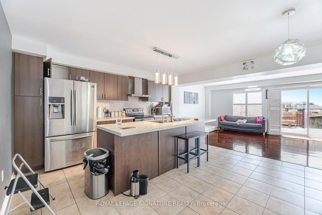 66 Lightcatcher Circle - Photo 2 of 44