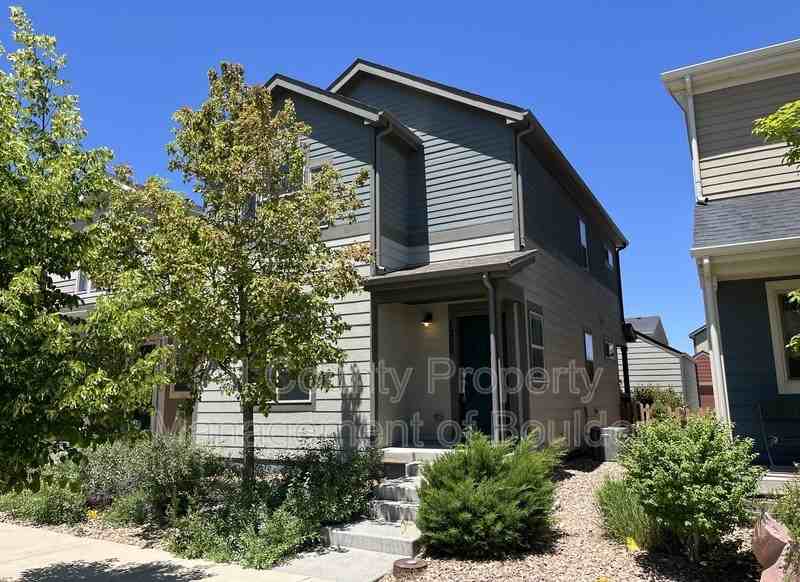 1208 Hummingbird Cir