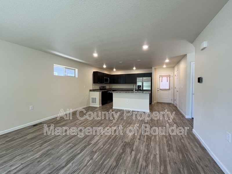 1208 Hummingbird Cir - Photo 3 of 22