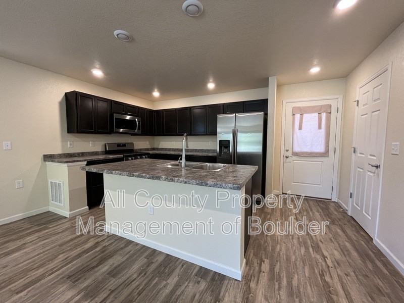 1208 Hummingbird Cir - Photo 4 of 22