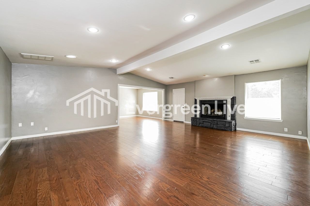 1120 Mars Rd - Photo 2 of 15