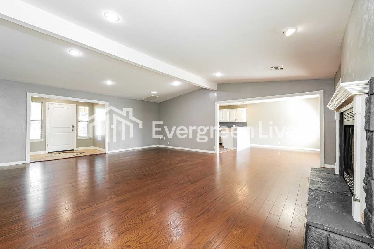 1120 Mars Rd - Photo 3 of 15