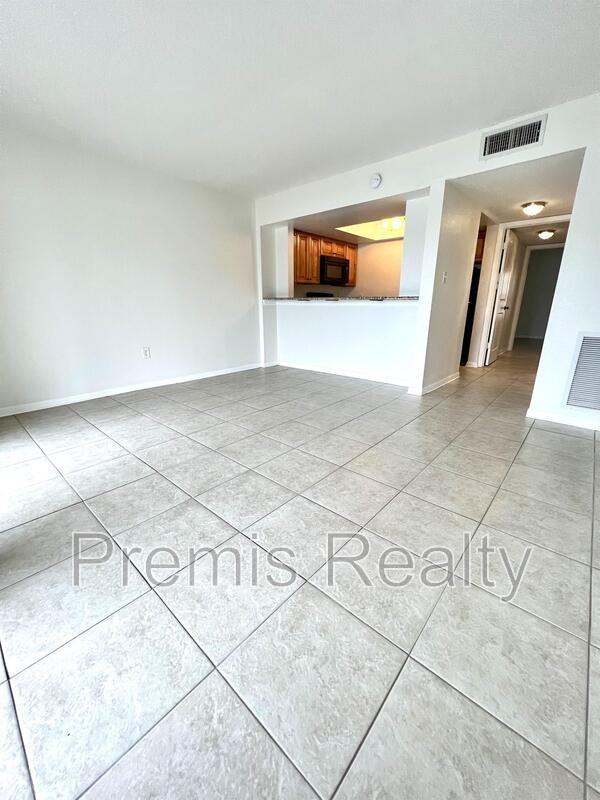 333 Island Way - Photo 2 of 7