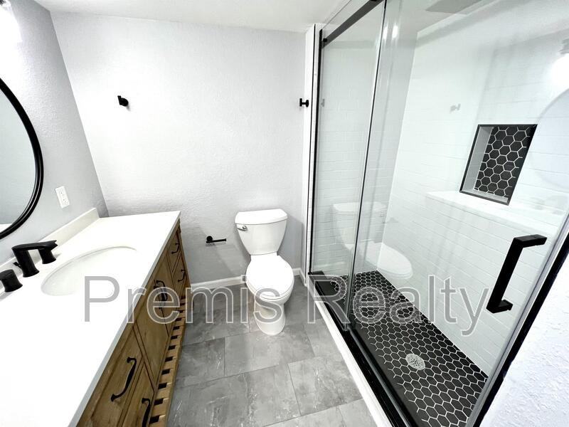 333 Island Way - Photo 5 of 7