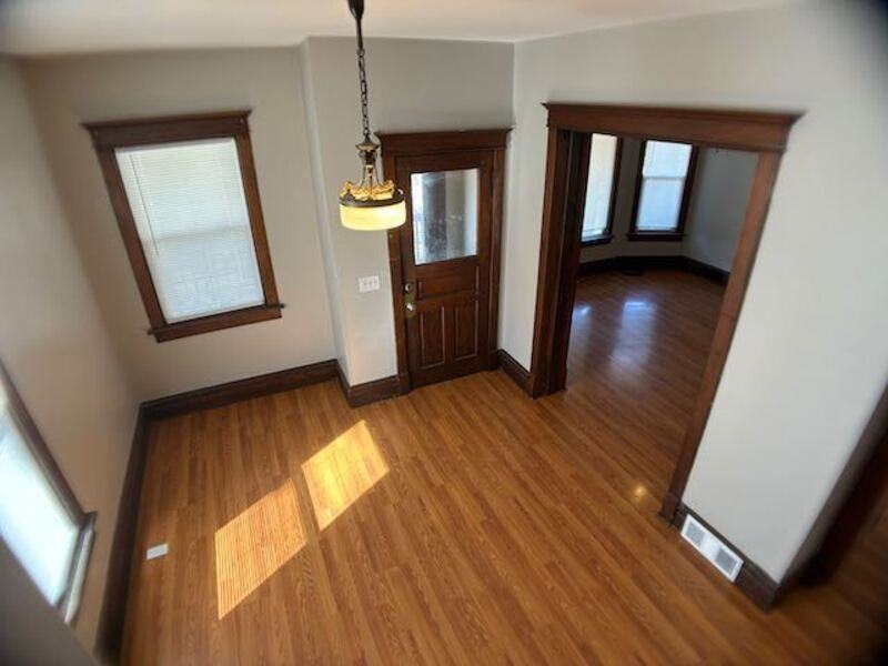 1010 N Elmwood Ave - Photo 3 of 13