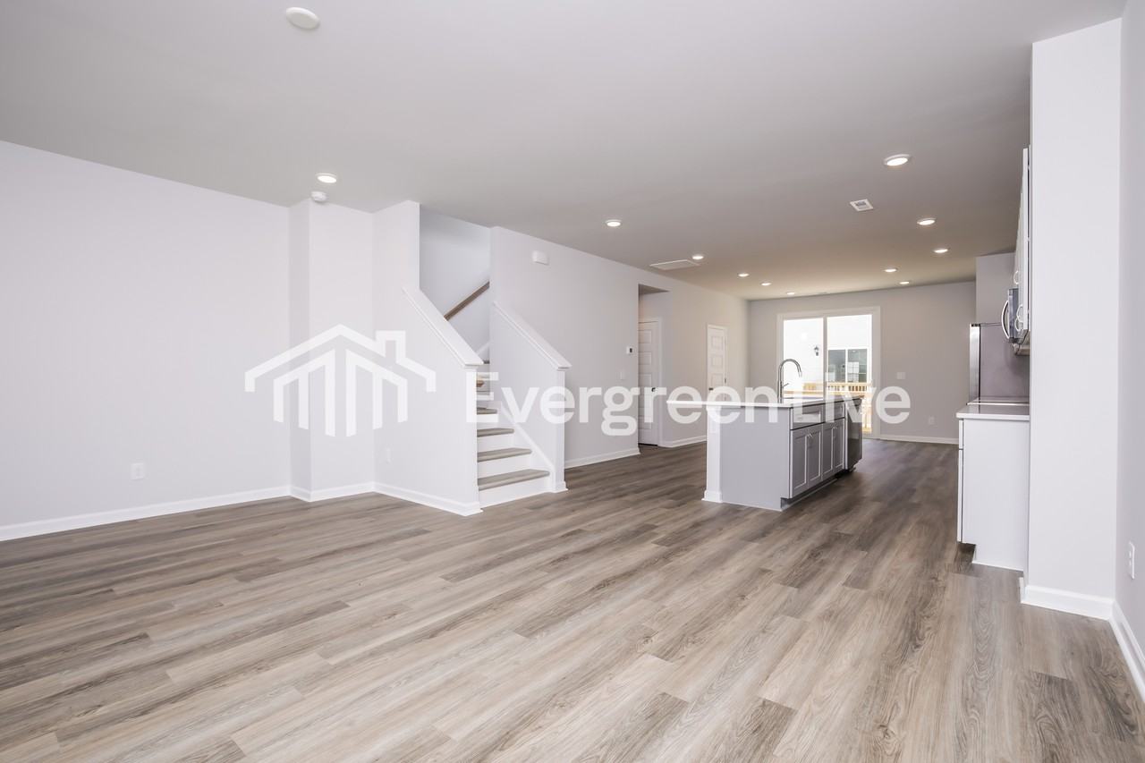 1026 Postmaster Ln - Photo 4 of 16