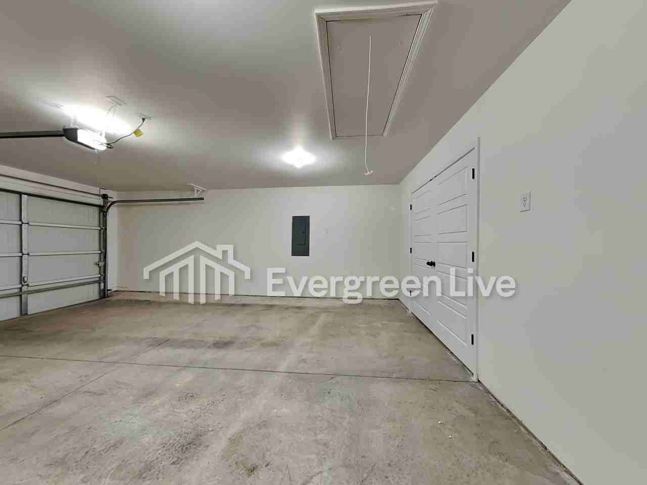 6006 Nw Grant St - Photo 7 of 24
