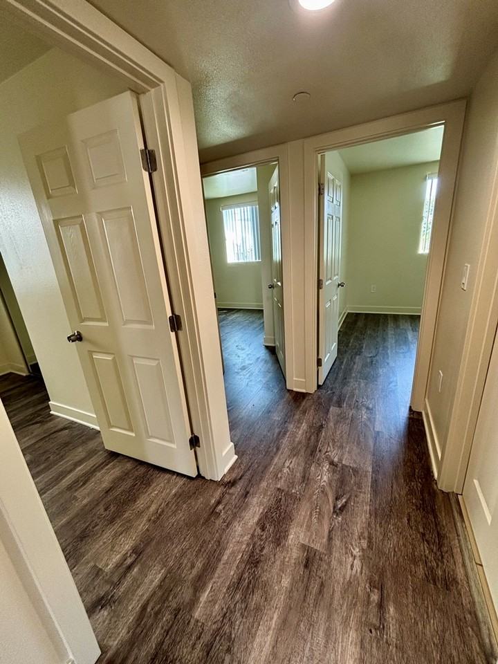 7712 South Hoover Street - Photo 7 of 17