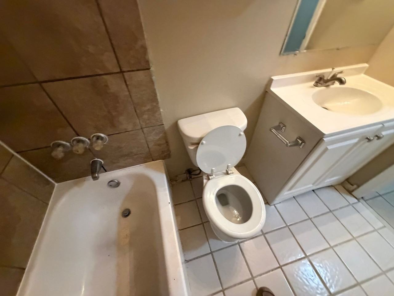 8401 Old Forge Rd - Photo 2 of 18