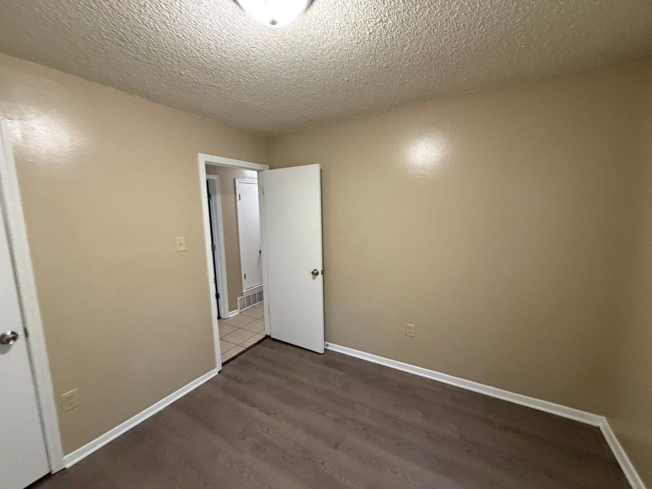 8401 Old Forge Rd - Photo 4 of 18