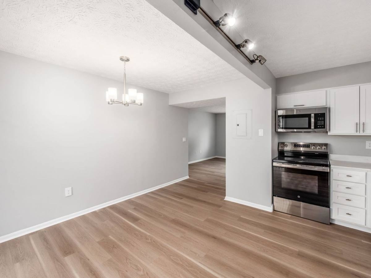 7992 Harmill Dr - Photo 3 of 10