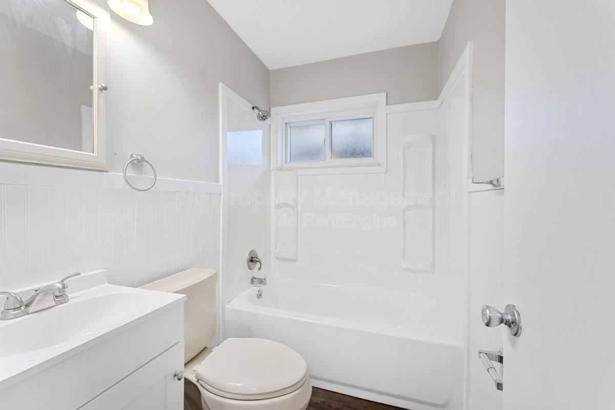 14069 Helen St - Photo 3 of 10