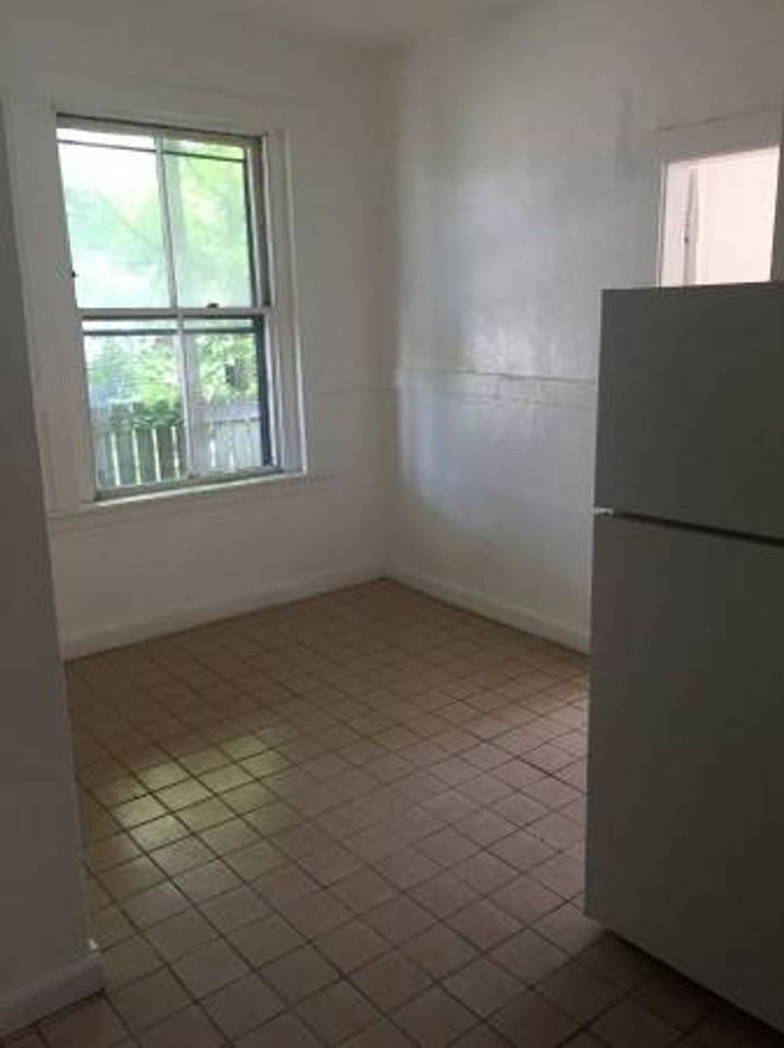 8 Adella Pl - Photo 2 of 5