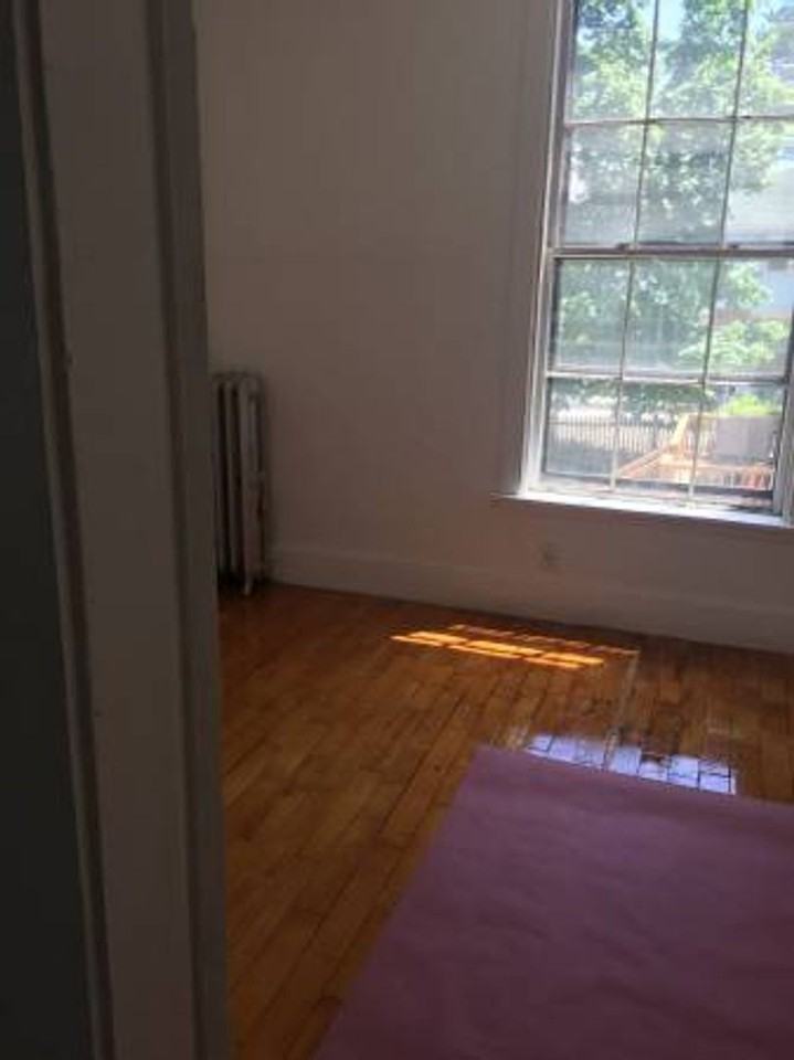8 Adella Pl - Photo 5 of 5