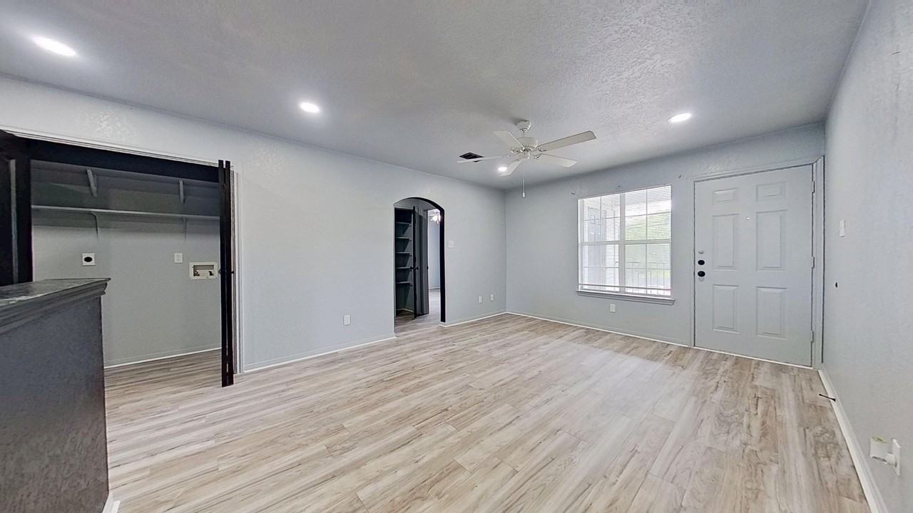 2315 Terrace Dr #D - Photo 5 of 19