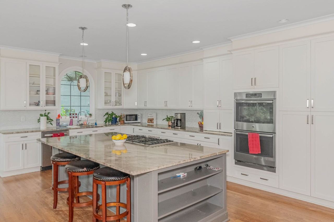 1450 Hillcrest Hts - Photo 3 of 49