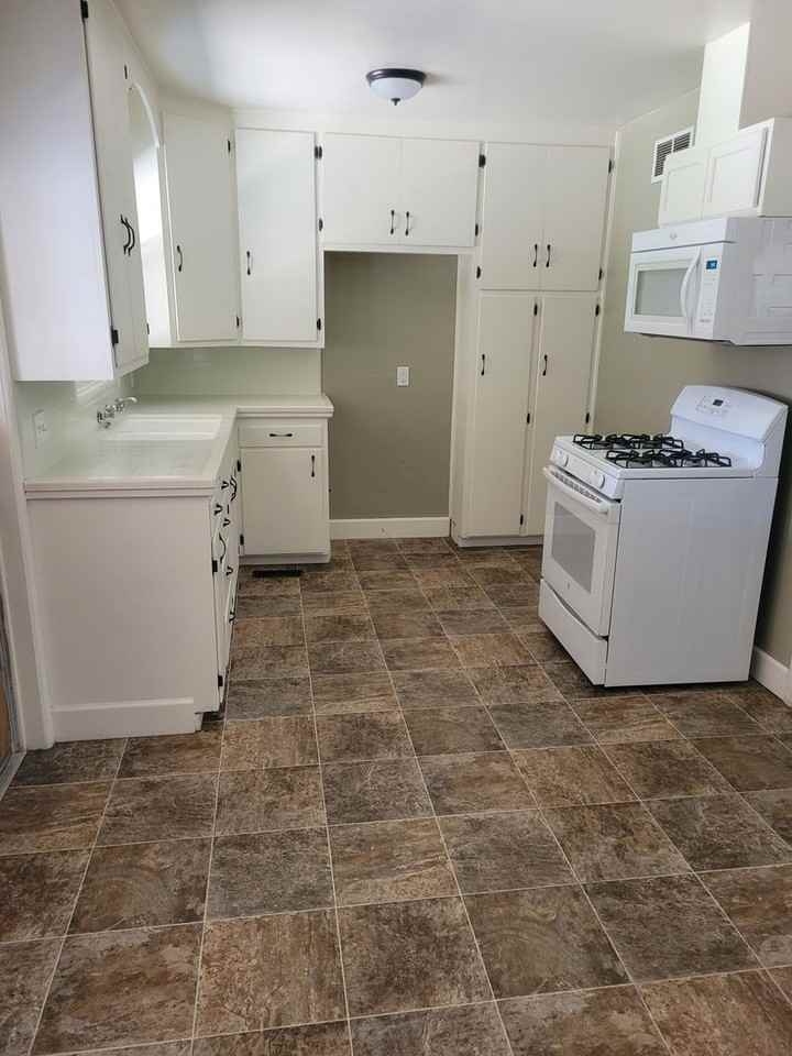 545 N O St - Photo 4 of 10