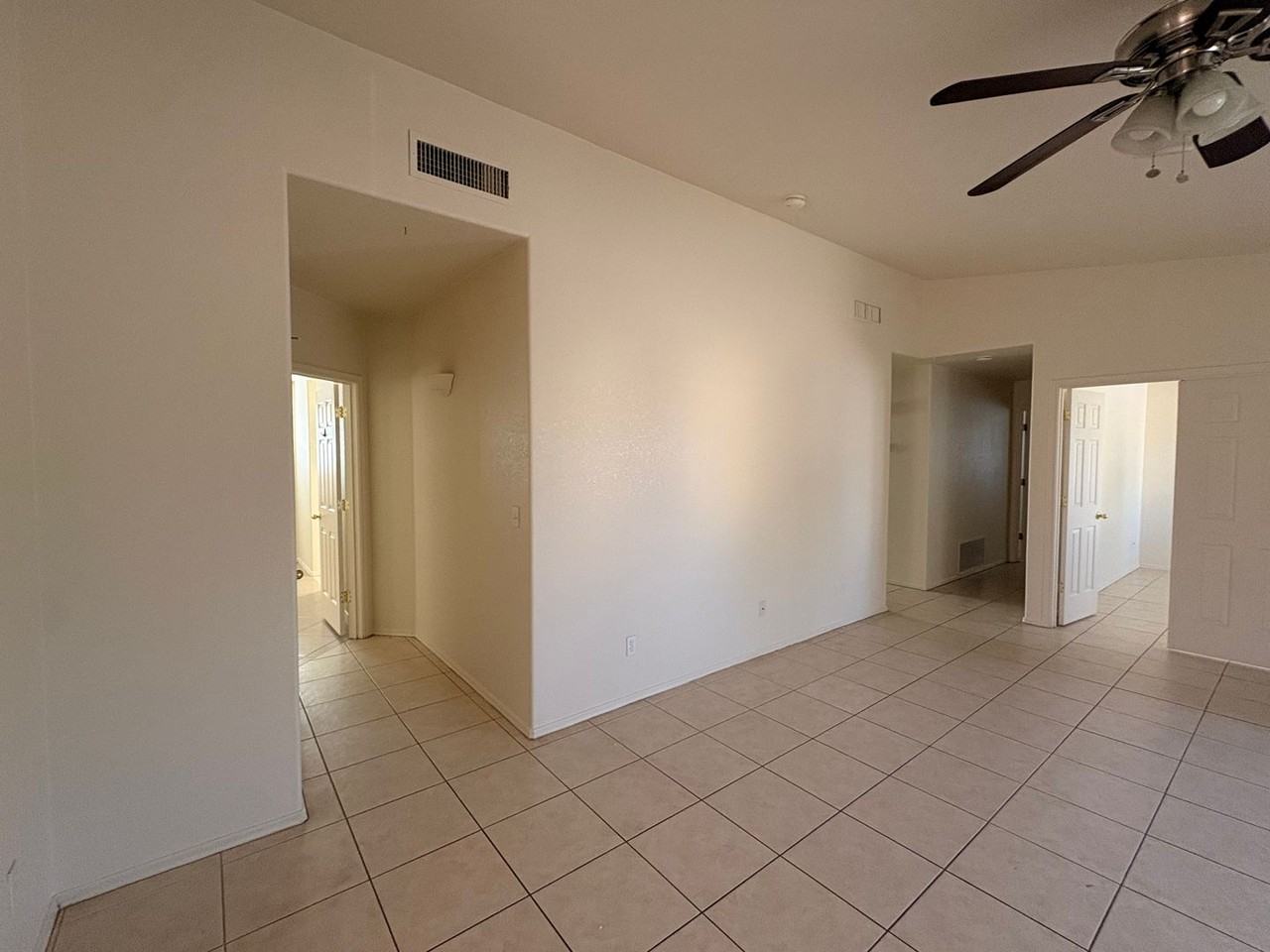 2133 W Roundwood Pl - Photo 5 of 19