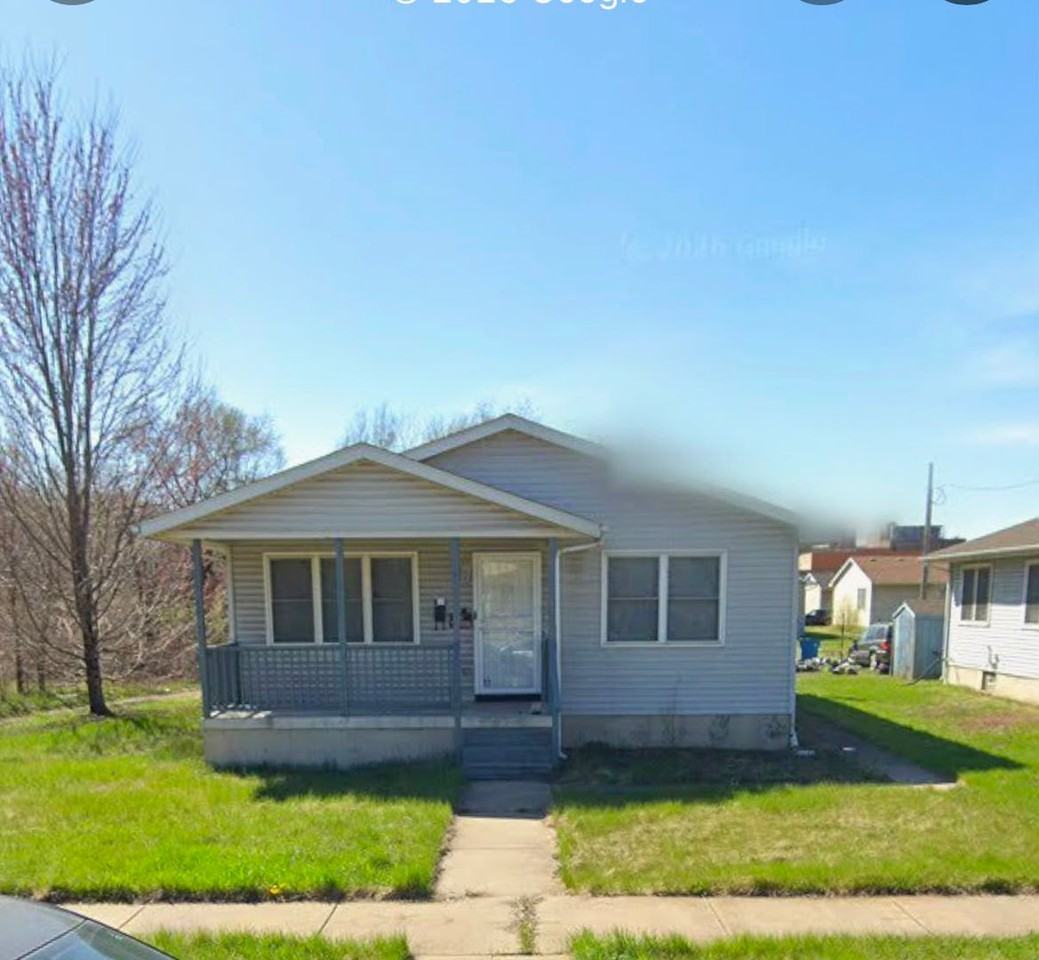856 Delaware St - Photo 2 of 17