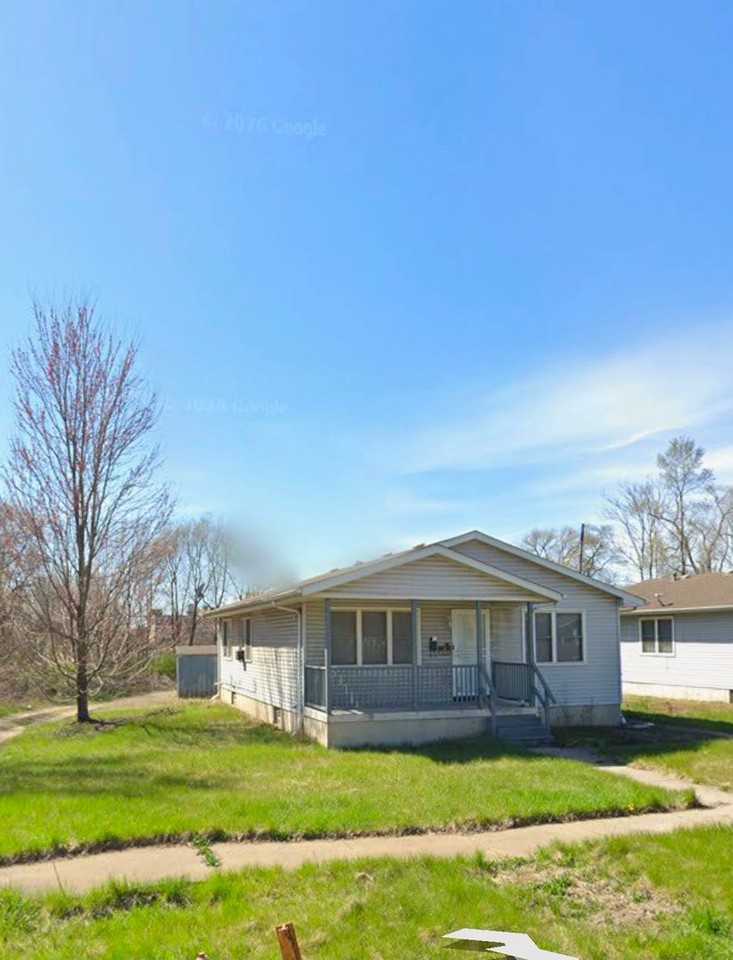 856 Delaware St - Photo 3 of 17