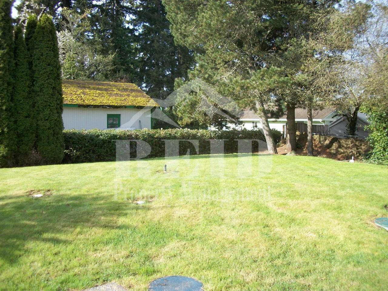 83 Nw Nichols Ave - Photo 4 of 12