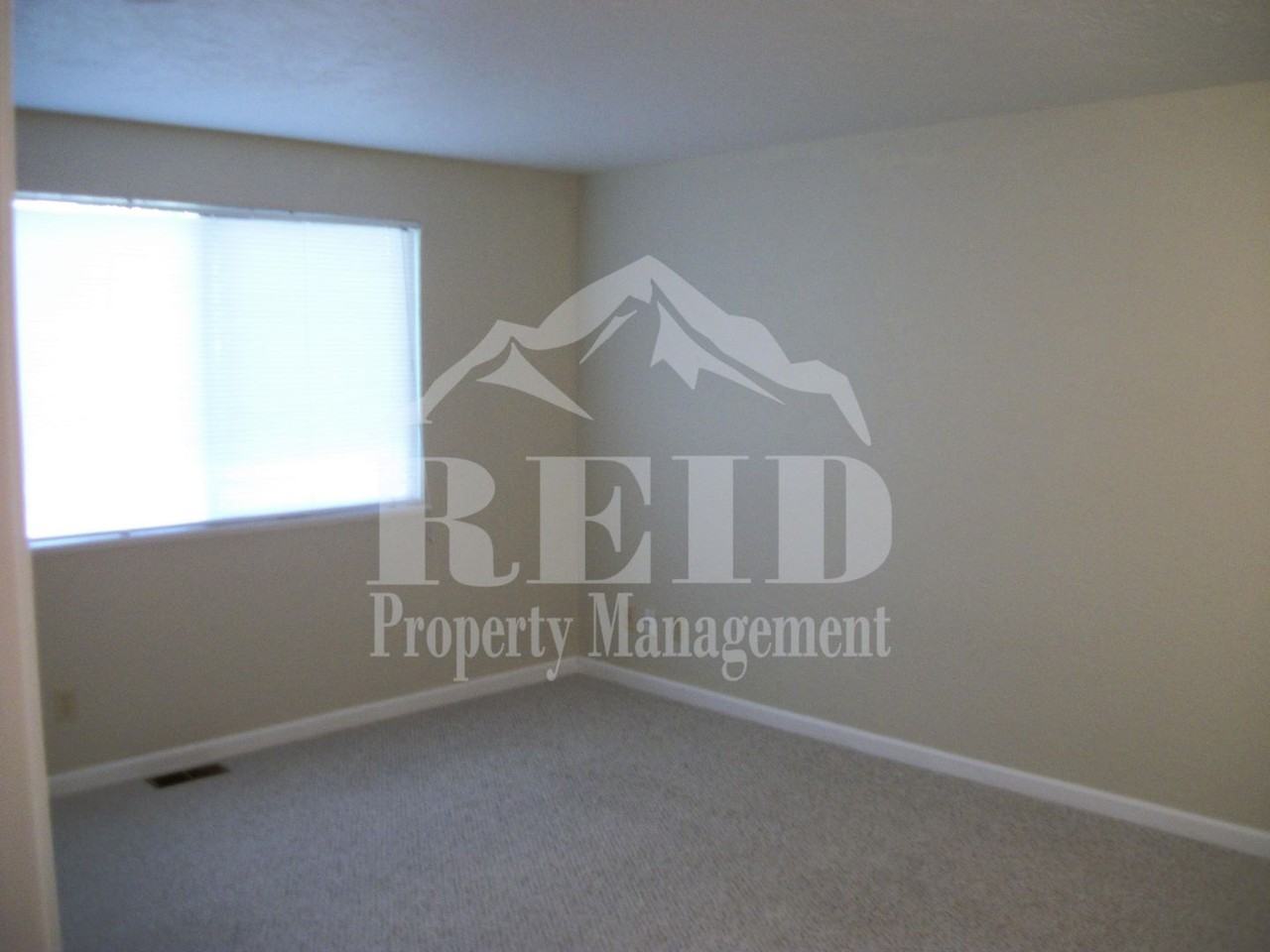 83 Nw Nichols Ave - Photo 6 of 12