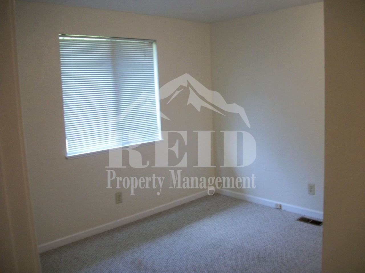 83 Nw Nichols Ave - Photo 7 of 12